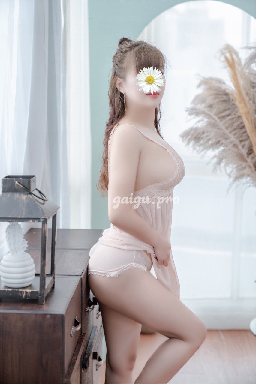 073c6ca0b293eba7a49e3a7e68699759cccefc3b - Lan Phương_Vòng 1 siêu to mông cong bím khít nhiều nước